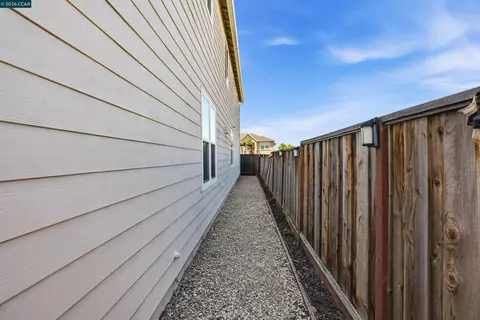 Entry Way - 527 Falling Star Dr, Martinez, CA 94553 photo 11 of 11