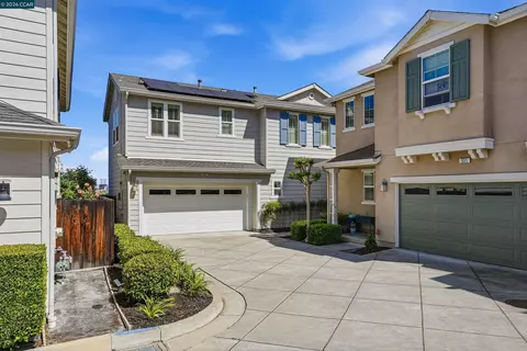 Exterior - 527 Falling Star Dr, Martinez, CA 94553 photo 7 of 7