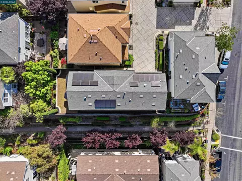 View/Area - 527 Falling Star Dr, Martinez, CA 94553 photo 3 of 6