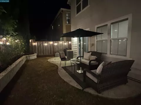 Exterior - 527 Falling Star Dr, Martinez, CA 94553 photo 6 of 7