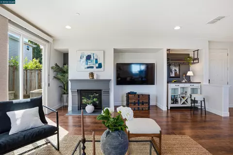 Other - 527 Falling Star Dr, Martinez, CA 94553 photo 1 of 9