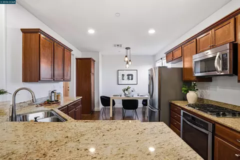 Kitchen - 527 Falling Star Dr, Martinez, CA 94553 photo 1 of 3