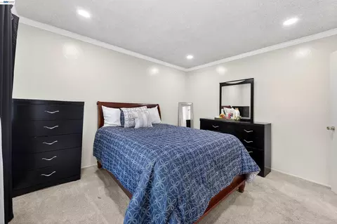 Bedroom - 355 Parkview Ter #B9, Vallejo, CA 94589 photo 1 of 3