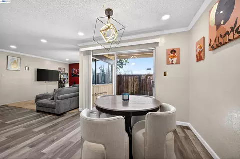 Dining - 355 Parkview Ter #B9, Vallejo, CA 94589 photo 1 of 4