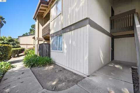 355 Parkview Ter #B9, Vallejo, CA 94589