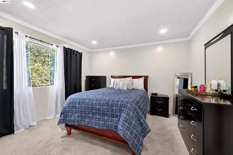 Bedroom - 355 Parkview Ter #B9, Vallejo, CA 94589 photo 2 of 3