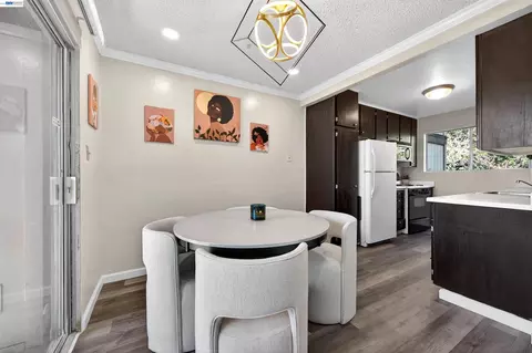 Dining - 355 Parkview Ter #B9, Vallejo, CA 94589 photo 4 of 4