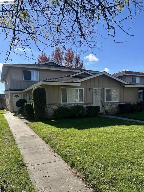 2212 Palisade, Modesto, CA 95350