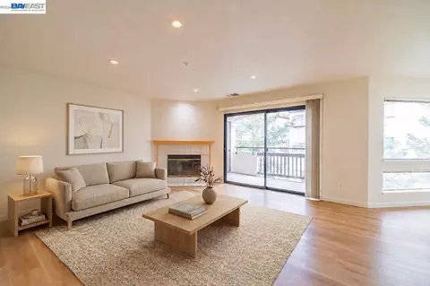 21103 Gary #318A, Castro Valley, CA 94546
