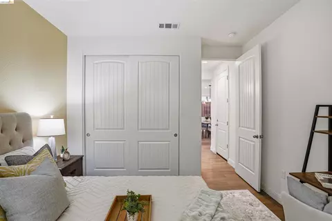 Bedroom - 2525 Modena Dr, Pittsburg, CA 94565 photo 5 of 9