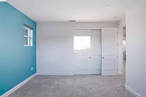 Bedroom - 2525 Modena Dr, Pittsburg, CA 94565 photo 8 of 9