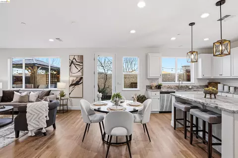 Dining - 2525 Modena Dr, Pittsburg, CA 94565 photo 2 of 2