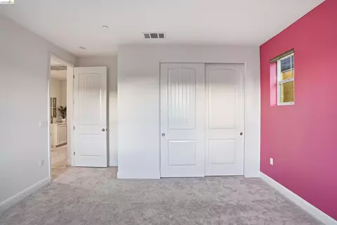 Bedroom - 2525 Modena Dr, Pittsburg, CA 94565 photo 6 of 9
