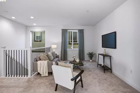 Living - 2525 Modena Dr, Pittsburg, CA 94565 photo 3 of 3