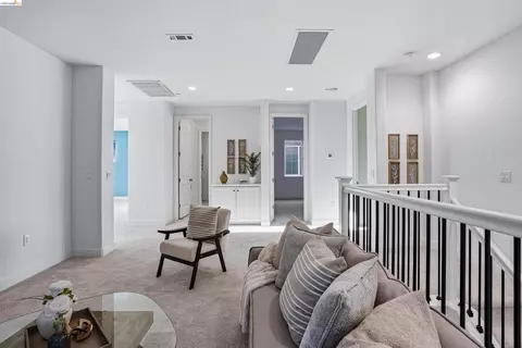 Entry Way - 2525 Modena Dr, Pittsburg, CA 94565 photo 1 of 1