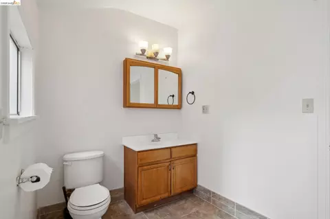 Bath - 1718 Bancroft Way, Berkeley, CA 94703 photo 1 of 4