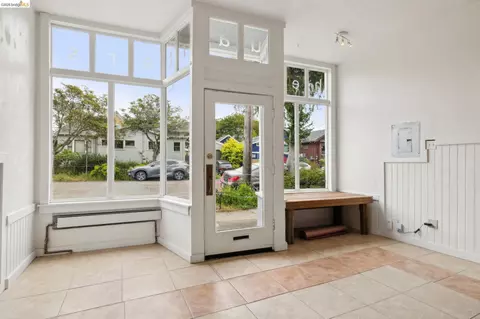 Entry Way - 1718 Bancroft Way, Berkeley, CA 94703 photo 1 of 3