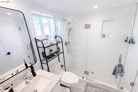 Bath - 2045 Emerson St, Berkeley, CA 94703 photo 2 of 2