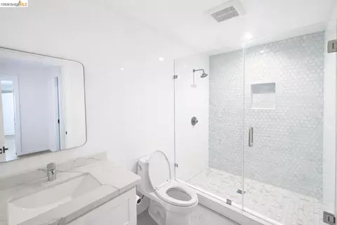 Bath - 2045 Emerson St, Berkeley, CA 94703 photo 1 of 2