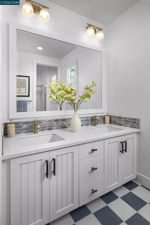 Bath - 3612 Darnoch Ave, Lathrop, CA 95330 photo 1 of 2