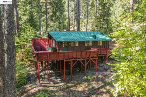 761 Lake Forest Dr, Trinity Center, CA 96091