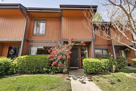 38623 Cherry Ln #221, Fremont, CA 94536