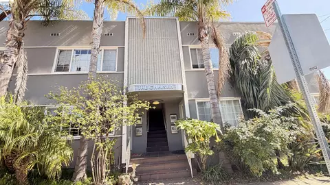 6386 Dana St, Oakland, CA 94609