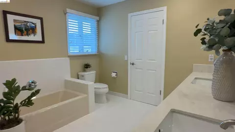 Bath - 91 Shell Pl, Discovery Bay, CA 94505 photo 5 of 5