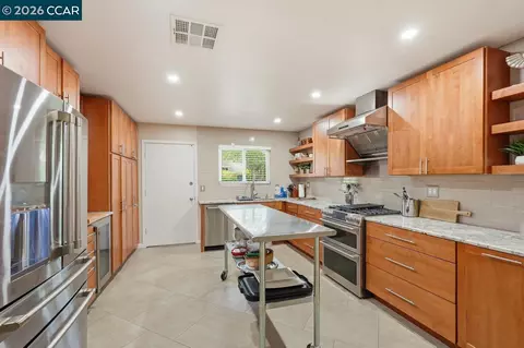 Kitchen - 204 Miramonte Dr, Moraga, CA 94556 photo 2 of 2