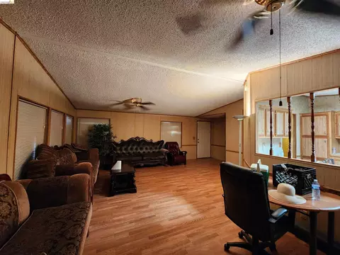 16612 Stagecoach Rd, Corning, CA 96021 photo 2