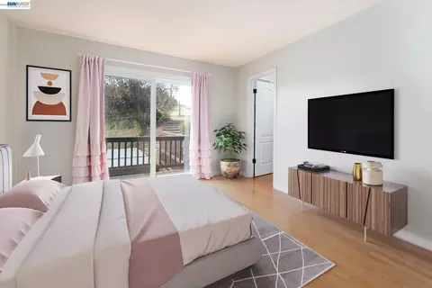 Bedroom - 228 Stowring Rd, Petaluma, CA 94952 photo 4 of 9