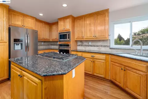 Kitchen - 228 Stowring Rd, Petaluma, CA 94952 photo 3 of 3
