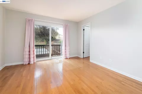 Bedroom - 228 Stowring Rd, Petaluma, CA 94952 photo 5 of 9