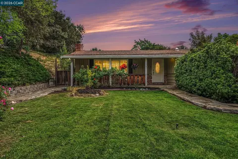 4 Dale Ct, Walnut Creek, CA 94595