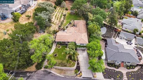 4 Dale Ct, Walnut Creek, CA 94595