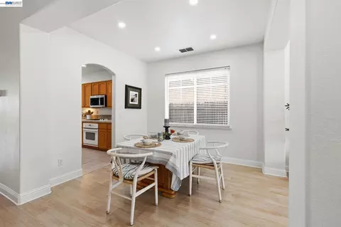 Dining - 1339 Cherry Blossom, Tracy, CA 95377 photo 1 of 1