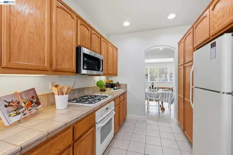 Kitchen - 1339 Cherry Blossom, Tracy, CA 95377 photo 3 of 3