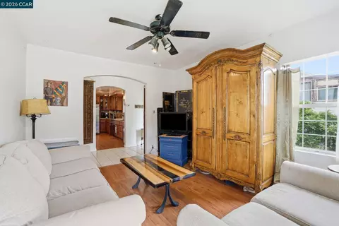 Living - 1035 Santa Fe Ave, Martinez, CA 94553 photo 1 of 1