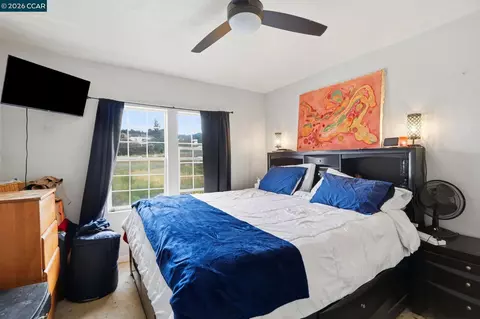 Bedroom - 1035 Santa Fe Ave, Martinez, CA 94553 photo 2 of 2