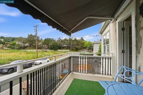 Exterior - 1035 Santa Fe Ave, Martinez, CA 94553 photo 6 of 8