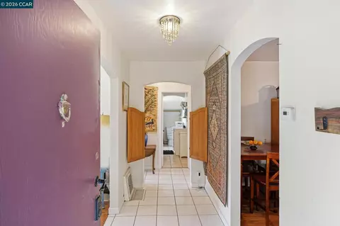 Entry Way - 1035 Santa Fe Ave, Martinez, CA 94553 photo 1 of 1
