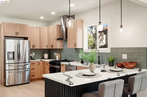 760 53rd St, Oakland, CA 94609