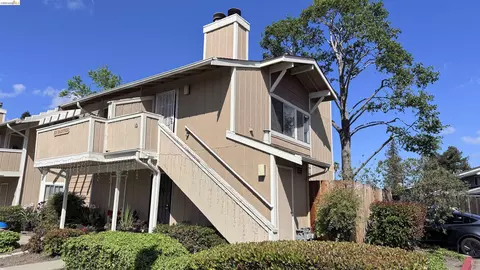 23 Raintree Ct #15, Hayward, CA 94544