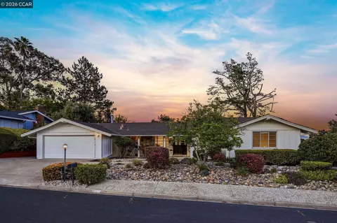 61 Sullivan Dr, Moraga, CA 94556