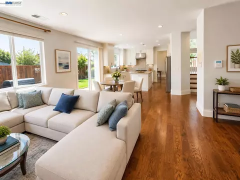 Living - 3400 Fallen Oak Dr, Modesto, CA 95355 photo 2 of 4