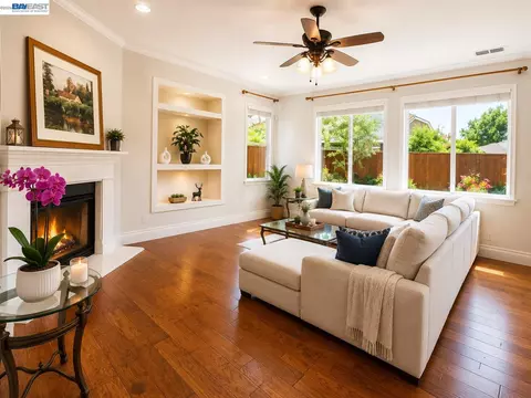 Living - 3400 Fallen Oak Dr, Modesto, CA 95355 photo 1 of 4