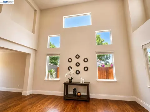 Living - 3400 Fallen Oak Dr, Modesto, CA 95355 photo 3 of 4