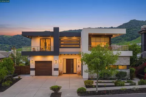11 Bigleaf Rd, Orinda, CA 94563