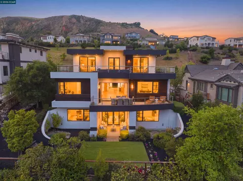 11 Bigleaf Rd, Orinda, CA 94563