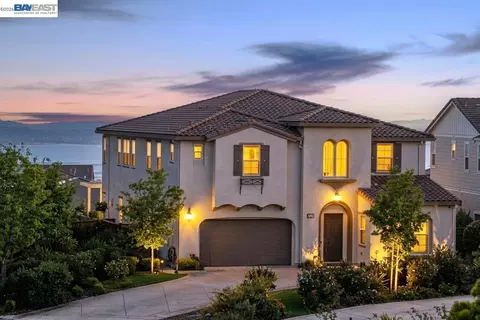 128 Dunfirth Ct, Hayward, CA 94542